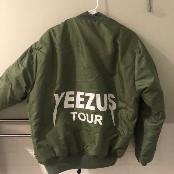 yeezy bomber jacket tour